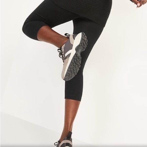 016 NWT Old Navy Black Leggings - Picture 1 of 3